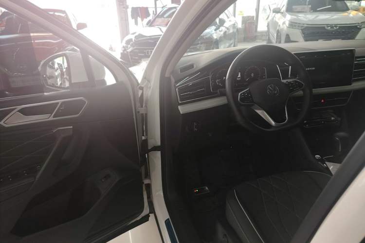 Used Volkswagen Tiguan L 2022 330TSI Automatic Two-Wheel Drive Smart Edition Driver Seat
