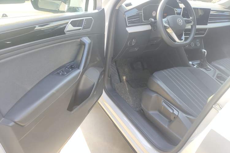 Used Volkswagen Tiguan L 2022 330TSI Automatic Two-Wheel Drive Comfort Edition Driver Seat