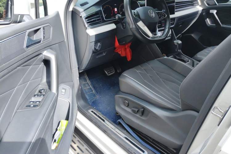 Used Volkswagen Tiguan L 2022 330TSI Automatic Two-Wheel Drive R-Line Enhanced Edition Driver Seat