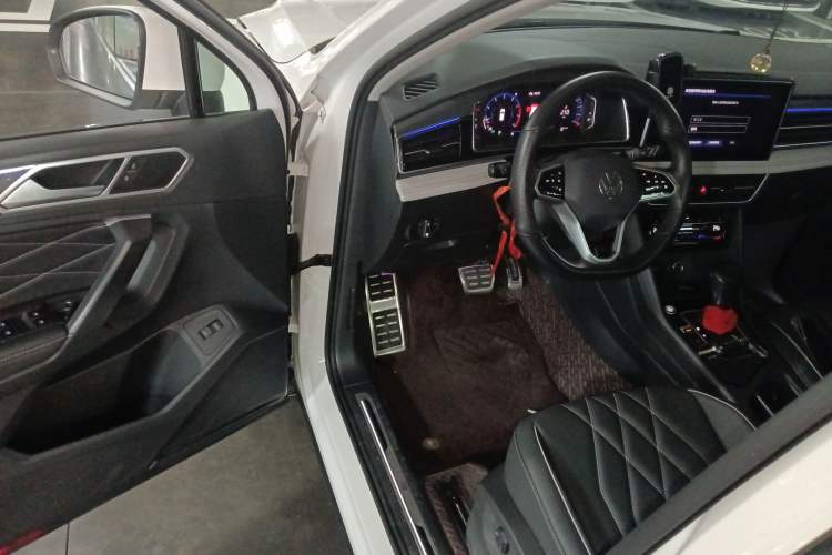 Used Volkswagen Tiguan L 2022 330TSI Automatic Two-Wheel Drive R-Line Enhanced Edition Driver Seat