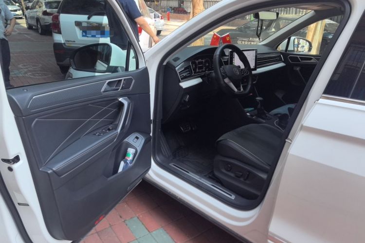 Used Volkswagen Tiguan L 2022 330TSI Automatic Two-Wheel Drive R-Line Enhanced Edition Driver Seat