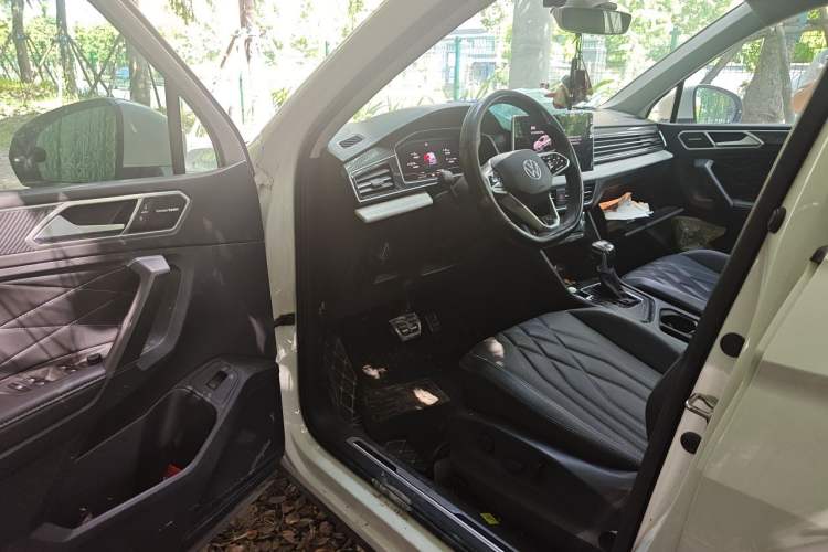 Used Volkswagen Tiguan L 2022 330TSI Automatic Two-Wheel Drive R-Line Enhanced Edition Driver Seat