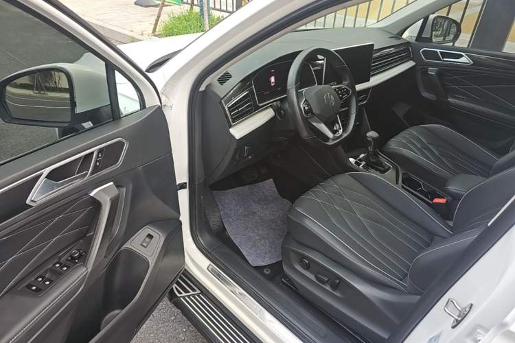 Used Volkswagen Tiguan L 2022 330TSI Automatic Two-Wheel Drive Smart Edition Driver Seat