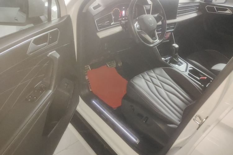Used Volkswagen Tiguan L 2022 330TSI Automatic Two-Wheel Drive R-Line Enhanced Edition Driver Seat