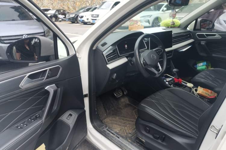 Used Volkswagen Tiguan L 2022 330TSI Automatic Two-Wheel Drive R-Line Enhanced Edition Driver Seat