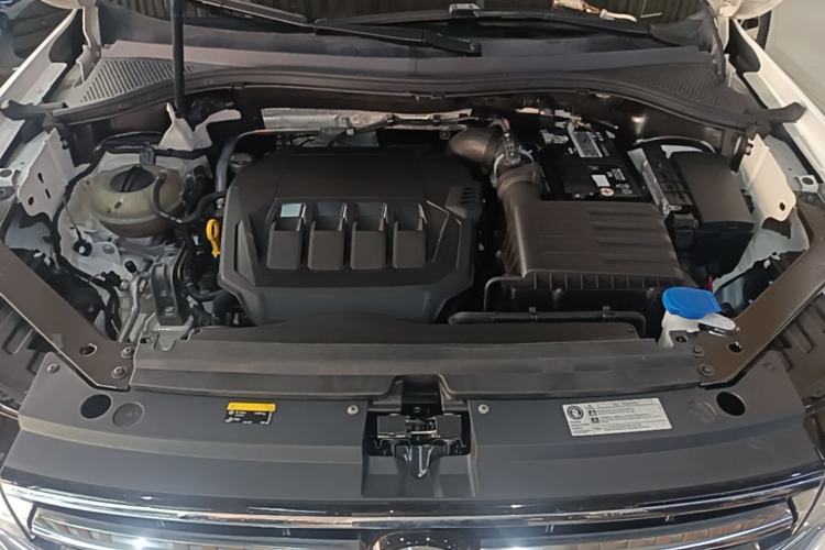 Used Volkswagen Tiguan L 2022 330TSI Automatic Two-Wheel Drive R-Line Enhanced Edition Engine Bay