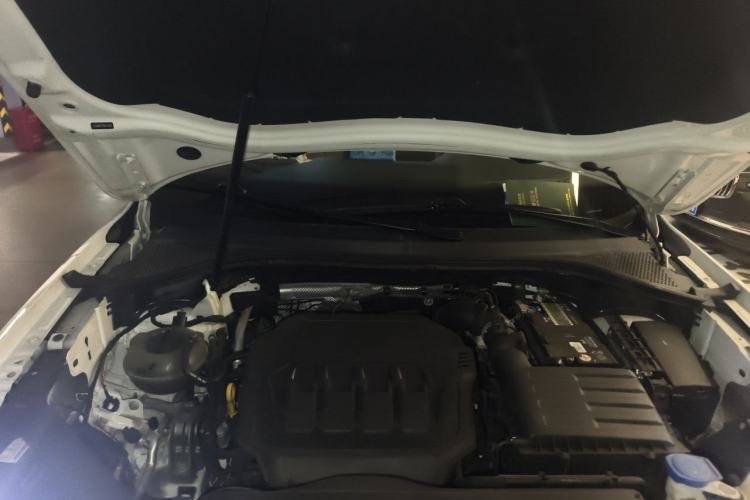 Used Volkswagen Tiguan L 2022 330TSI Automatic Two-Wheel Drive R-Line Enhanced Edition Engine Bay