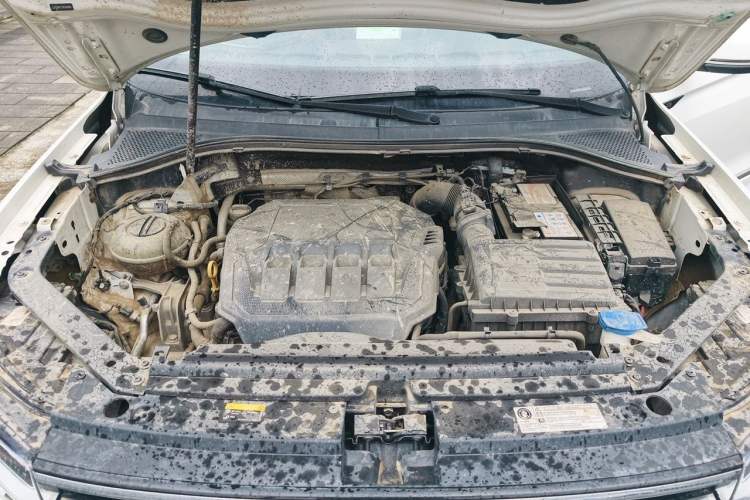 Used Volkswagen Tiguan L 2022 330TSI Automatic Two-Wheel Drive R-Line Enhanced Edition Engine Bay