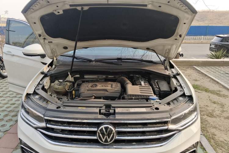 Used Volkswagen Tiguan L 2022 380TSI Automatic All-Wheel Drive R-Line Enhanced Comfort 7-Seater Engine Bay
