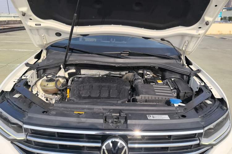 Used Volkswagen Tiguan L 2022 330TSI Automatic Two-Wheel Drive Comfort Edition Engine Bay