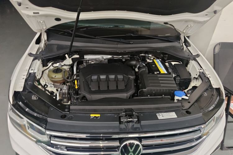 Used Volkswagen Tiguan L 2022 330TSI Automatic Two-Wheel Drive R-Line Flagship Edition Engine Bay