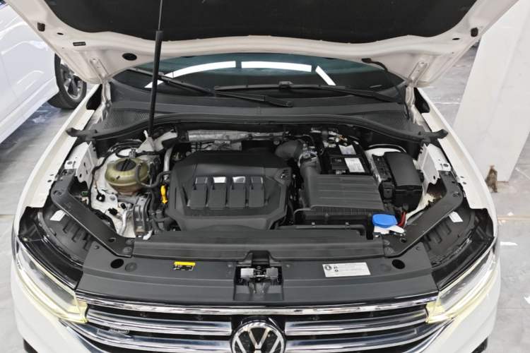 Used Volkswagen Tiguan L 2022 330TSI Automatic Two-Wheel Drive R-Line Enhanced Edition Engine Bay