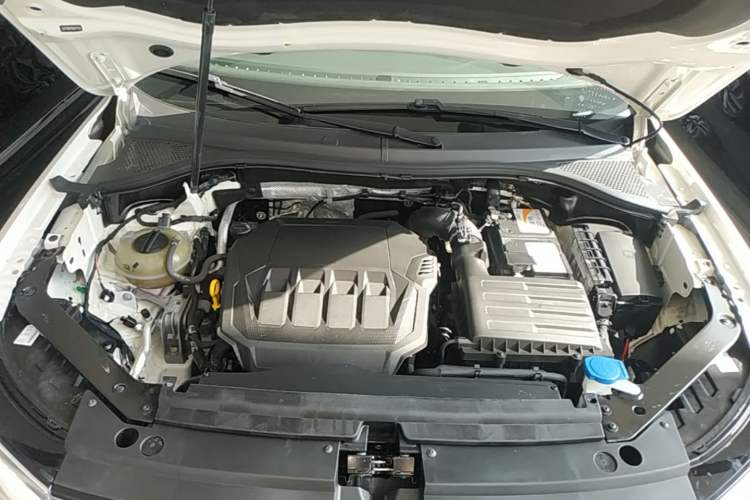 Used Volkswagen Tiguan L 2022 330TSI Automatic Two-Wheel Drive Smart Edition Engine Bay