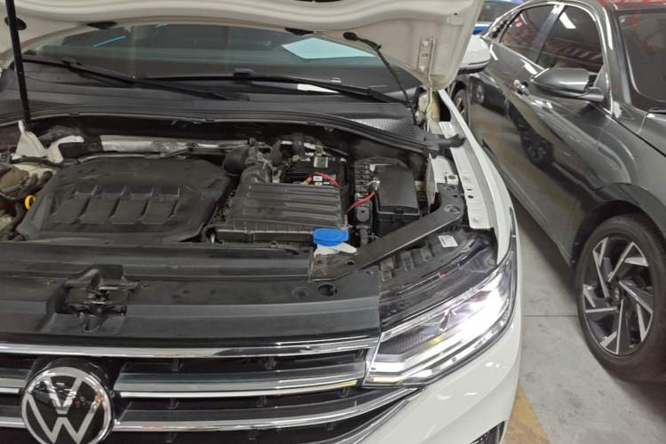 Used Volkswagen Tiguan L 2022 330TSI Automatic Two-Wheel Drive R-Line Enhanced Edition Engine Bay Left