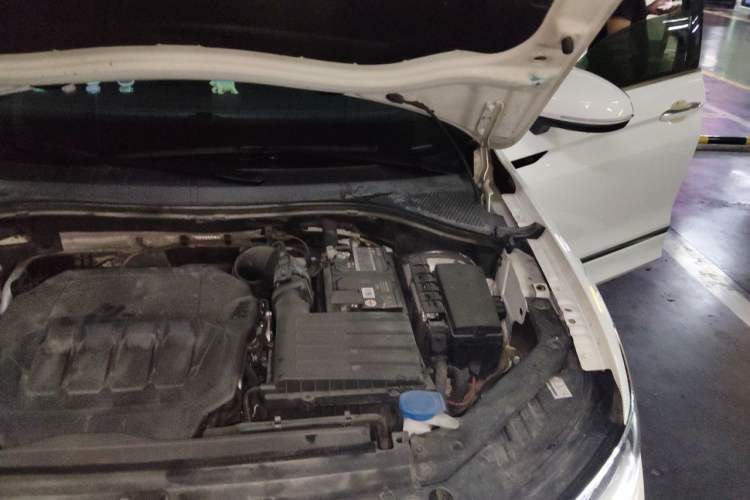 Used Volkswagen Tiguan L 2022 330TSI Automatic Two-Wheel Drive R-Line Enhanced Edition Engine Bay Left