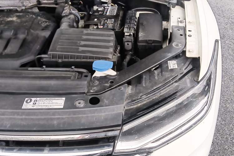 Used Volkswagen Tiguan L 2022 330TSI Automatic Two-Wheel Drive R-Line Enhanced Edition Engine Bay Left