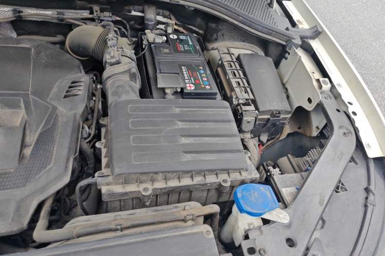 Used Volkswagen Tiguan L 2022 330TSI Automatic Two-Wheel Drive R-Line Enhanced Edition Engine Bay Left