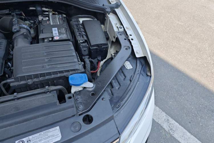 Used Volkswagen Tiguan L 2022 330TSI Automatic Two-Wheel Drive R-Line Enhanced Edition Engine Bay Left