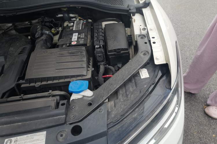 Used Volkswagen Tiguan L 2022 330TSI Automatic Two-Wheel Drive R-Line Enhanced Edition Engine Bay Left