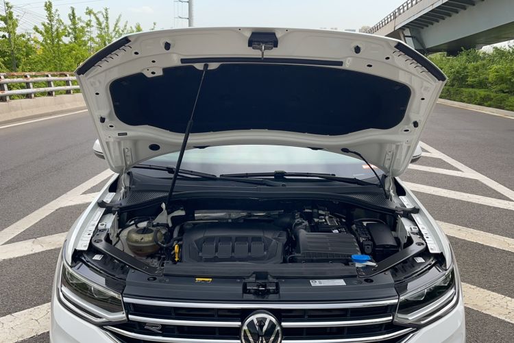 Used Volkswagen Tiguan L 2022 330TSI Automatic Two-Wheel Drive R-Line Enhanced Edition Engine Bay