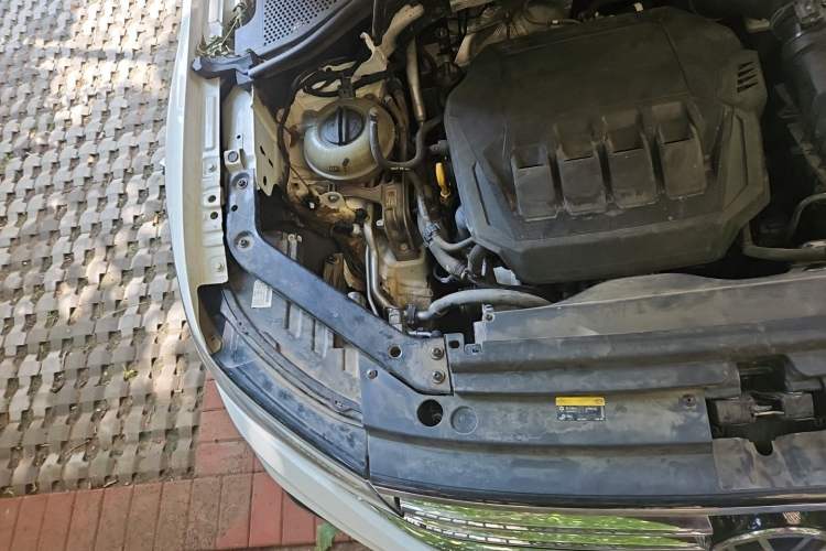 Used Volkswagen Tiguan L 2022 330TSI Automatic Two-Wheel Drive R-Line Enhanced Edition Engine Bay Right