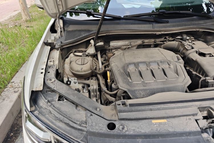Used Volkswagen Tiguan L 2022 330TSI Automatic Two-Wheel Drive R-Line Flagship Edition Engine Bay Right
