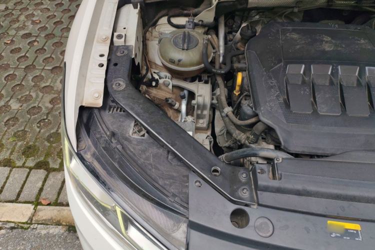 Used Volkswagen Tiguan L 2022 330TSI Automatic Two-Wheel Drive R-Line Flagship Edition Engine Bay Right