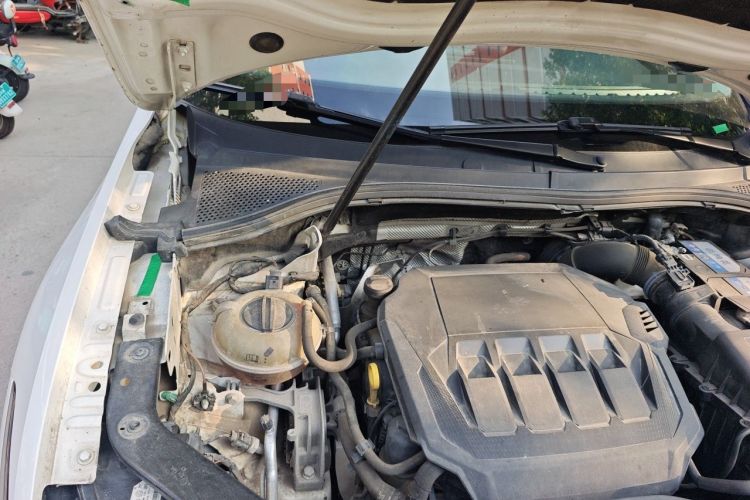 Used Volkswagen Tiguan L 2022 330TSI Automatic Two-Wheel Drive R-Line Enhanced Edition Engine Bay Right