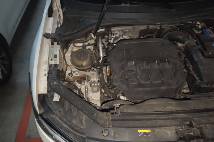 Used Volkswagen Tiguan L 2022 330TSI Automatic Two-Wheel Drive R-Line Enhanced Edition Engine Bay Right