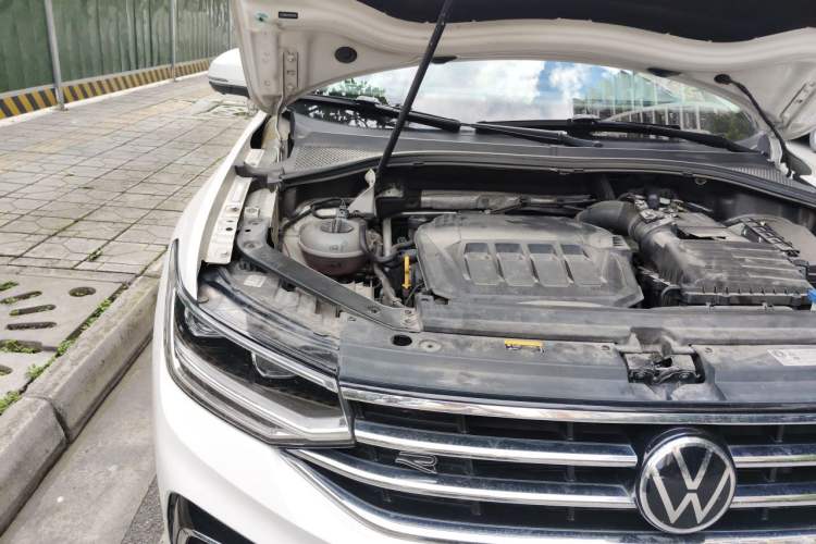 Used Volkswagen Tiguan L 2022 330TSI Automatic Two-Wheel Drive R-Line Enhanced Edition Engine Bay Right