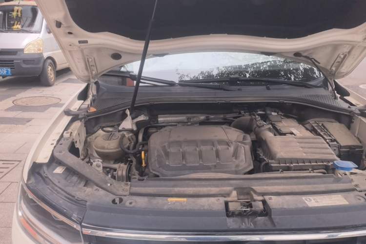 Used Volkswagen Tiguan L 2022 330TSI Automatic Two-Wheel Drive R-Line Enhanced Edition Engine Bay Right