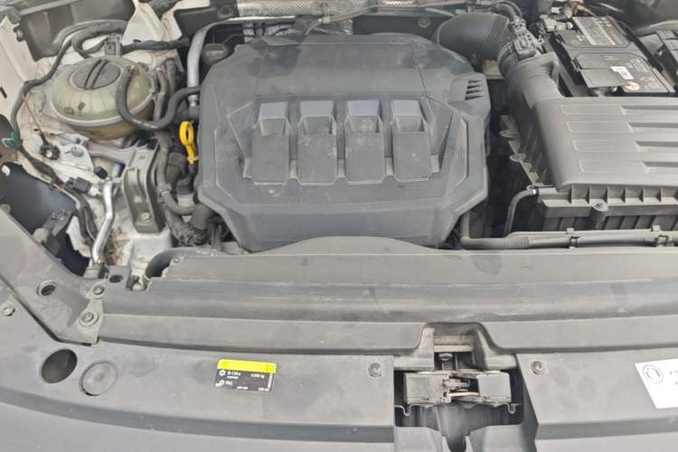 Used Volkswagen Tiguan L 2022 330TSI Automatic Two-Wheel Drive R-Line Enhanced Edition Engine Bay Right