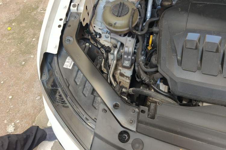 Used Volkswagen Tiguan L 2022 330TSI Automatic Two-Wheel Drive R-Line Enhanced Edition Engine Bay Right