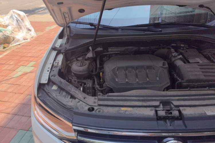 Used Volkswagen Tiguan L 2022 330TSI Automatic Two-Wheel Drive R-Line Enhanced Edition Engine Bay Right