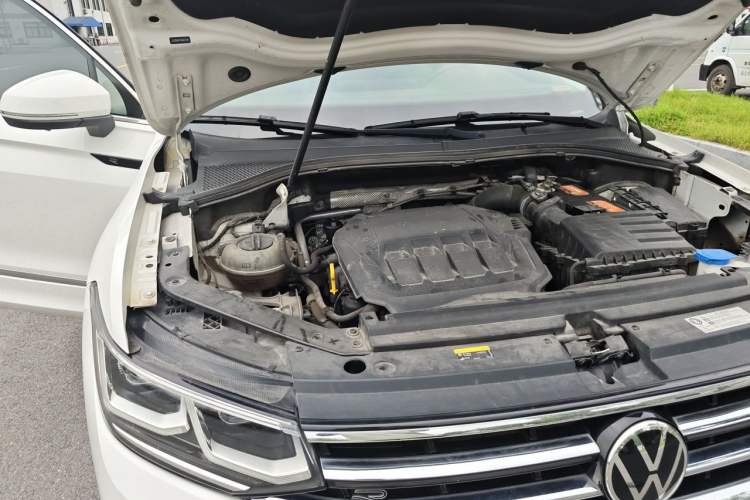 Used Volkswagen Tiguan L 2022 330TSI Automatic Two-Wheel Drive R-Line Flagship Edition Engine Bay Right