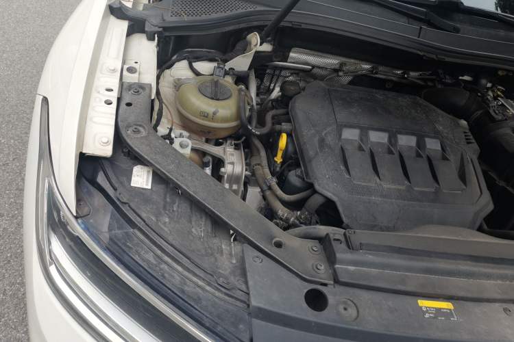 Used Volkswagen Tiguan L 2022 330TSI Automatic Two-Wheel Drive R-Line Enhanced Edition Engine Bay Right