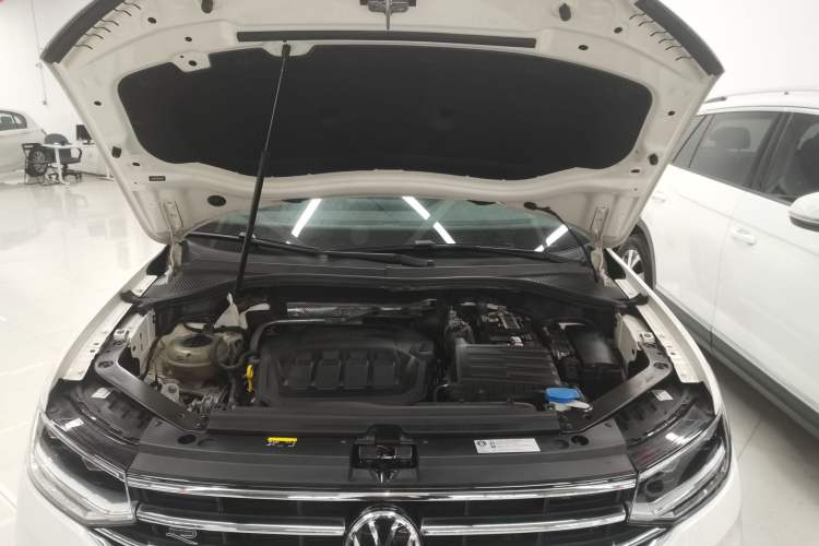 Used Volkswagen Tiguan L 2022 330TSI Automatic Two-Wheel Drive R-Line Enhanced Edition Engine Bay