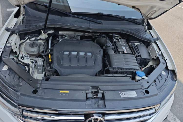 Used Volkswagen Tiguan L 2022 330TSI Automatic Two-Wheel Drive R-Line Enhanced Edition Engine Bay