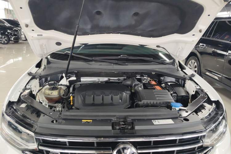 Used Volkswagen Tiguan L 2022 330TSI Automatic Two-Wheel Drive R-Line Enhanced Edition Engine Bay