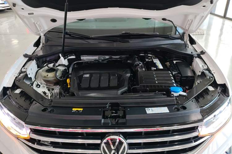 Used Volkswagen Tiguan L 2022 330TSI Automatic Two-Wheel Drive R-Line Enhanced Edition Engine Bay
