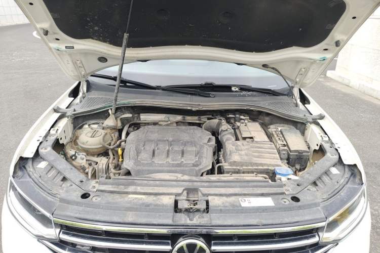 Used Volkswagen Tiguan L 2022 330TSI Automatic Two-Wheel Drive R-Line Enhanced Edition Engine Bay