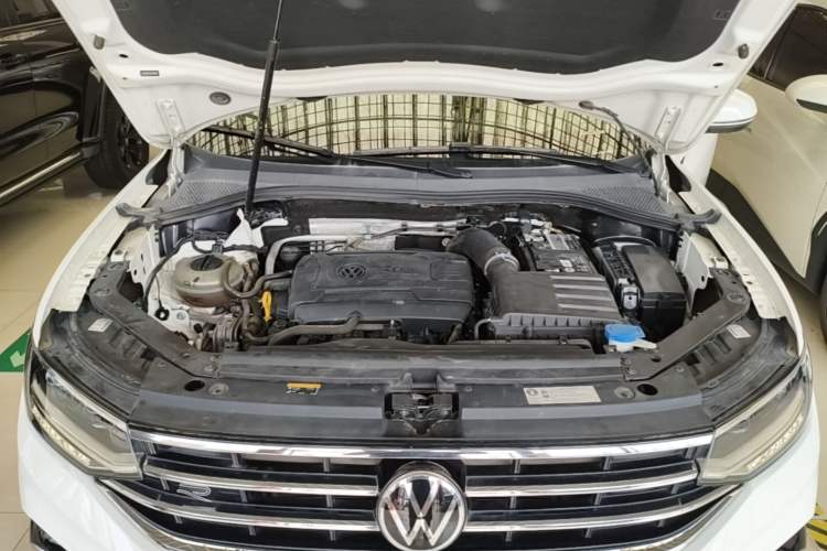 Used Volkswagen Tiguan L 2022 380TSI Automatic All-Wheel Drive R-Line Enhanced Comfort 7-Seater Engine Bay