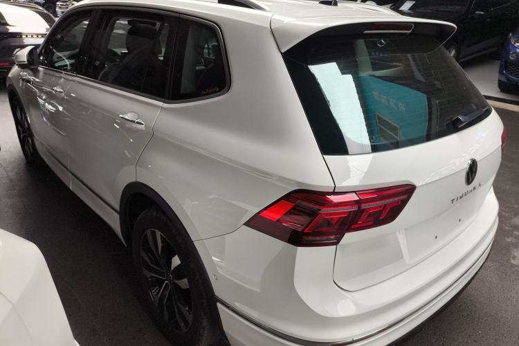 Used Volkswagen Tiguan L 2022 330TSI Automatic Two-Wheel Drive R-Line Enhanced Edition Exterior 2