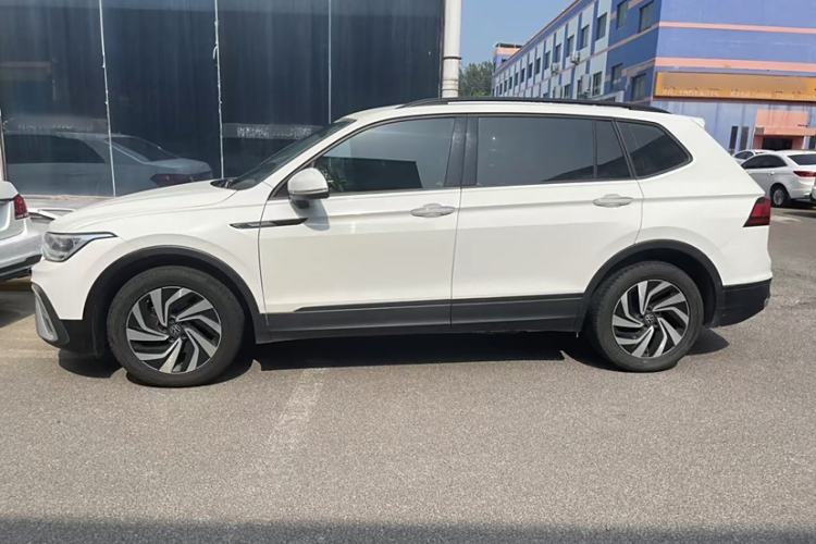 Used Volkswagen Tiguan L 2022 330TSI Automatic Two-Wheel Drive Comfort Edition Exterior 2