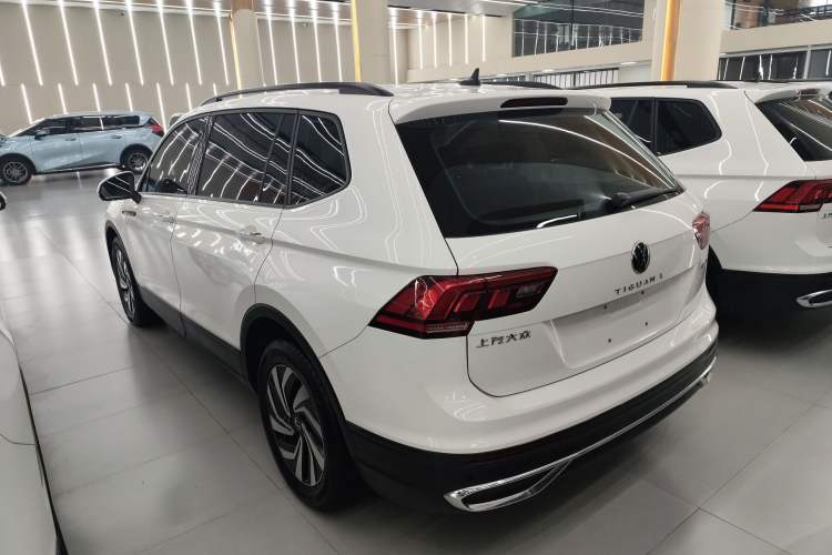 Used Volkswagen Tiguan L 2022 330TSI Automatic Two-Wheel Drive Comfort Edition Exterior 2