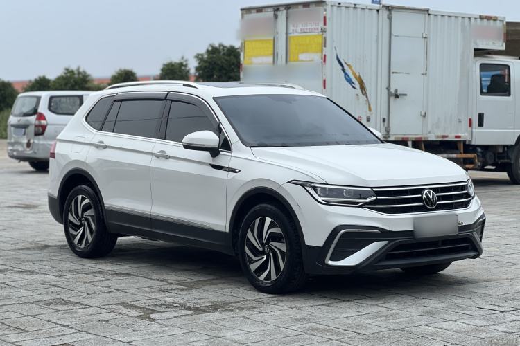 Used Volkswagen Tiguan L 2022 330TSI Automatic Two-Wheel Drive Smart Edition Exterior 2