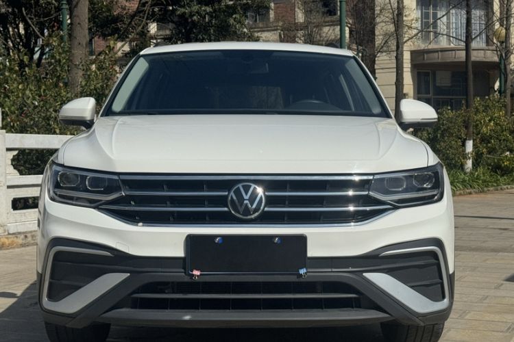 Used Volkswagen Tiguan L 2022 330TSI Automatic Two-Wheel Drive Comfort Edition Exterior 2
