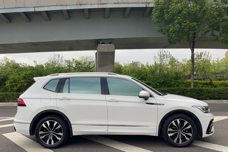 Used Volkswagen Tiguan L 2022 330TSI Automatic Two-Wheel Drive R-Line Enhanced Edition Exterior 2