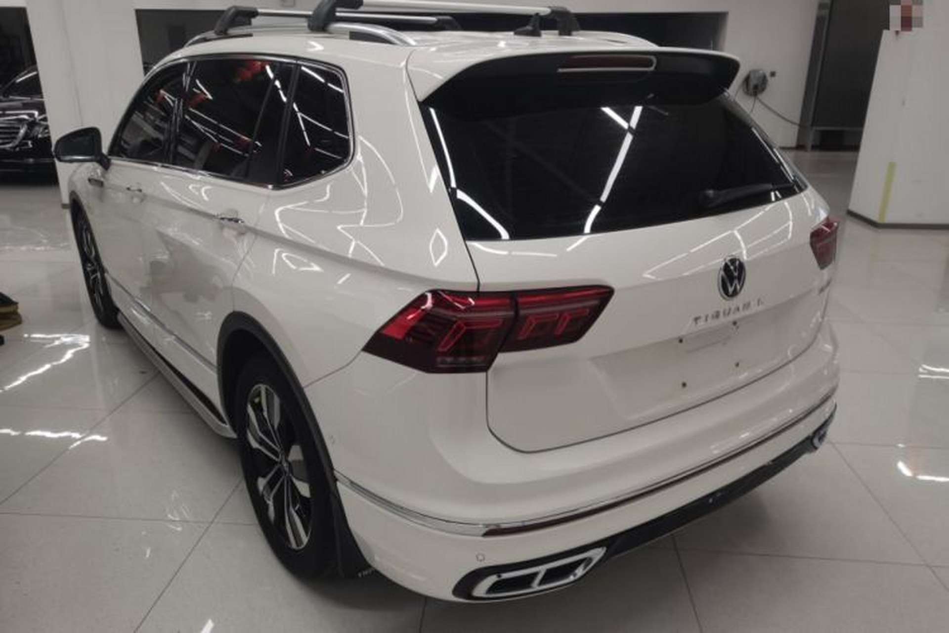 Used Volkswagen Tiguan L 2022 330TSI Automatic Two-Wheel Drive R-Line Enhanced Edition Exterior 2