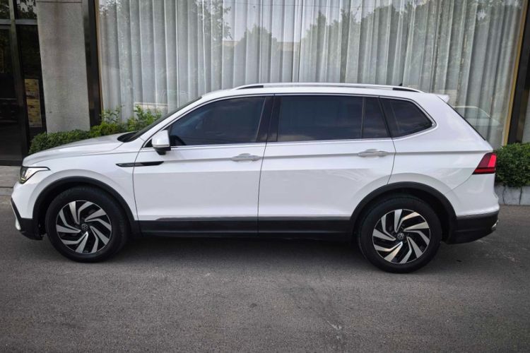 Used Volkswagen Tiguan L 2022 330TSI Automatic Two-Wheel Drive Smart Edition Exterior 2